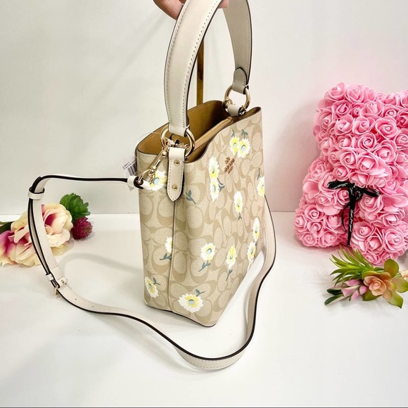 NEW Coach Small Town Bucket Bag In Signature Canvas With Daisy Print - Picture 3 of 12
